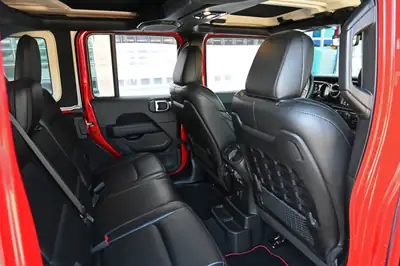 Jeep Wrangler Rubicon 392 — Le V8 HEMI 6.4L ultime pour les aventuriers — Miniature 22
