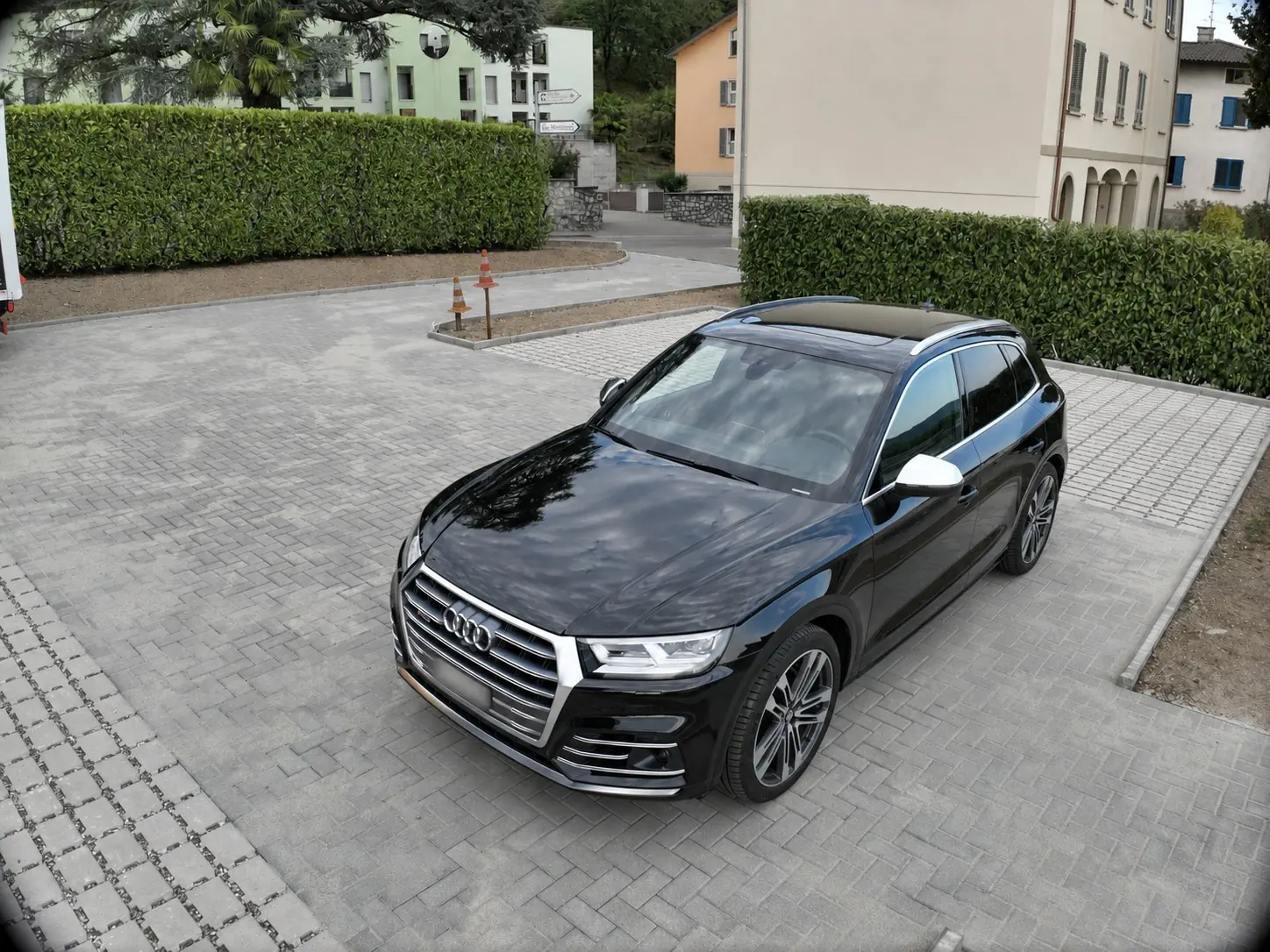 Audi SQ5 3.0 V6 TDI Quattro — SUV performant, 59 500 km, moteur hybride mild — vista esterna