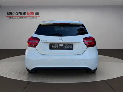 Mercedes-Benz Classe A 180 BlueEfficiency — Berline compacte élégante, entretien récent — cruscotto