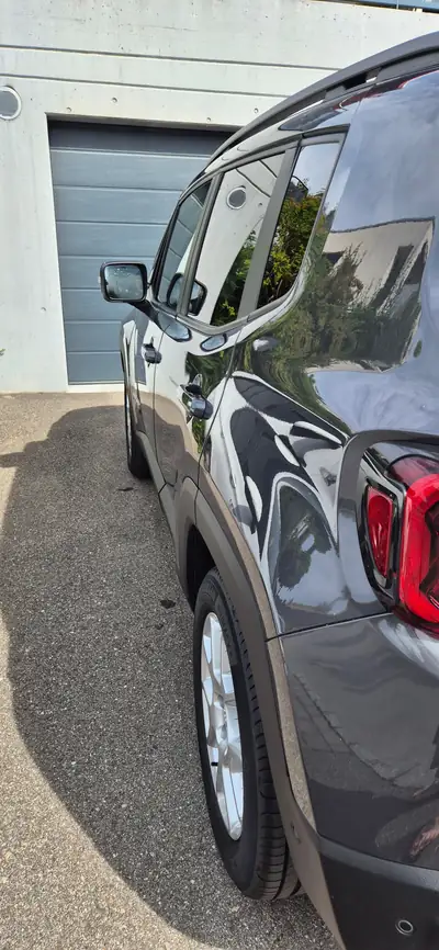 Jeep Renegade 1.5 Turbo Swiss Limited — SUV compact hybride, entretien réduit — Innenraum