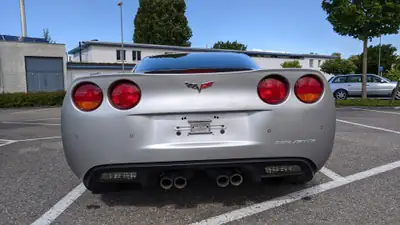 Chevrolet Corvette 6.0 V8 — Légendaire muscle car, 404 ch purs, kilométrage modéré — Innenraum