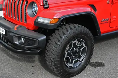 Jeep Gladiator Sand Runner 3.6 — Pickup légendaire, édition spéciale tout-terrain — tableau de bord