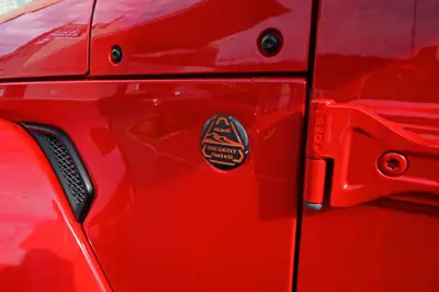 Jeep Gladiator Sand Runner 3.6 — Pickup légendaire, édition spéciale tout-terrain — Miniature 7