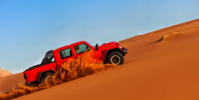 Jeep Gladiator Sand Runner 3.6 — Pickup légendaire, édition spéciale tout-terrain — Miniature 21