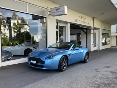 Aston Martin V8 Vantage 4.3 — Cabriolet brit sportif, 385 ch et seulement 51'000 km — côté