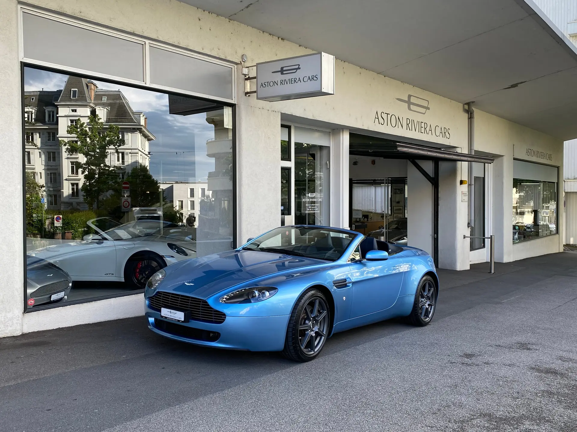 Aston Martin V8 Vantage 4.3 — Cabriolet brit sportif, 385 ch et seulement 51'000 km
