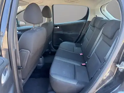 Peugeot 207 1.4 16V Allure — Citadine fiable, sans accident, climatisée — Miniatura 13