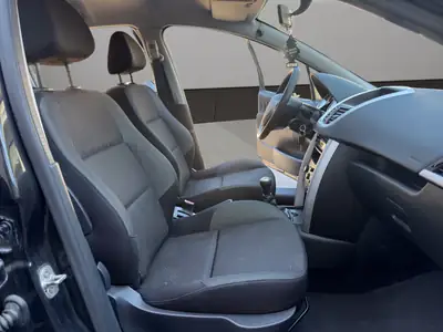 Peugeot 207 1.4 16V Allure — Citadine fiable, sans accident, climatisée — Miniatura 16