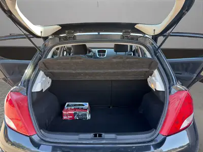 Peugeot 207 1.4 16V Allure — Citadine fiable, sans accident, climatisée — Miniatura 17