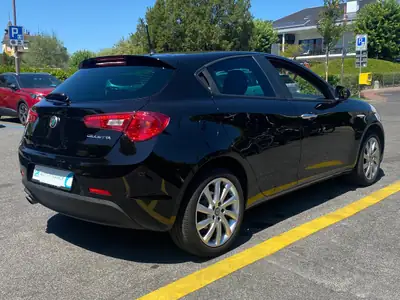 Alfa Romeo Giulietta 1.4 Turbo 150 ch — Italienne dynamique, entretien suivi — Detail