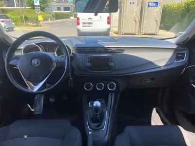 Alfa Romeo Giulietta 1.4 Turbo 150 ch — Italienne dynamique, entretien suivi — Miniatur 11