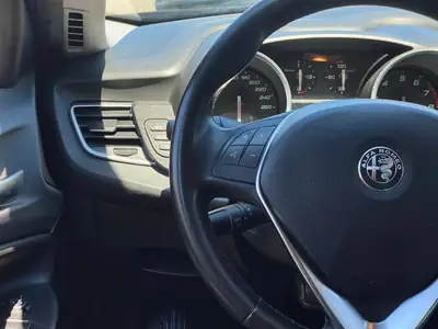 Alfa Romeo Giulietta 1.4 Turbo 150 ch — Italienne dynamique, entretien suivi — Miniatur 14