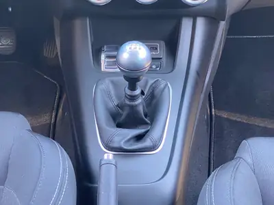 Alfa Romeo Giulietta 1.4 Turbo 150 ch — Italienne dynamique, entretien suivi — Miniatur 19