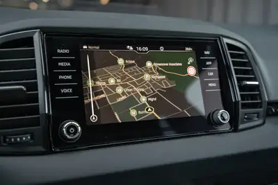 Skoda Karoq 1.5 TSI SportLine — SUV compact dynamique, 17'800 km seulement — Miniatur 18