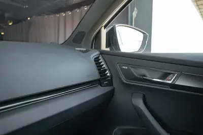 Skoda Karoq 1.5 TSI SportLine — SUV compact dynamique, 17'800 km seulement — Miniatur 21