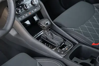 Skoda Karoq 1.5 TSI SportLine — SUV compact dynamique, 17'800 km seulement — Miniatur 20