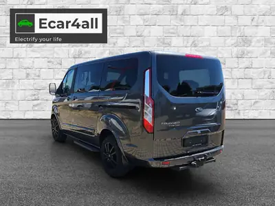 Ford Tourneo Custom 320 L1H1 Titanium — 8 places, diesel efficace, équipement premium — vista posteriore