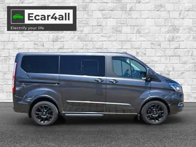 Ford Tourneo Custom 320 L1H1 Titanium — 8 places, diesel efficace, équipement premium — dettaglio