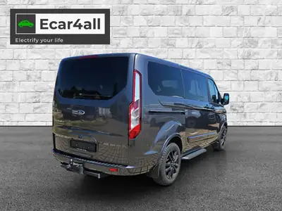 Ford Tourneo Custom 320 L1H1 Titanium — 8 places, diesel efficace, équipement premium — cruscotto