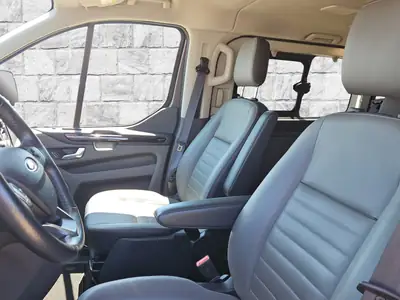 Ford Tourneo Custom 320 L1H1 Titanium — 8 places, diesel efficace, équipement premium — Miniatura 9