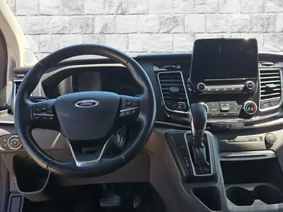 Ford Tourneo Custom 320 L1H1 Titanium — 8 places, diesel efficace, équipement premium — Miniatura 12