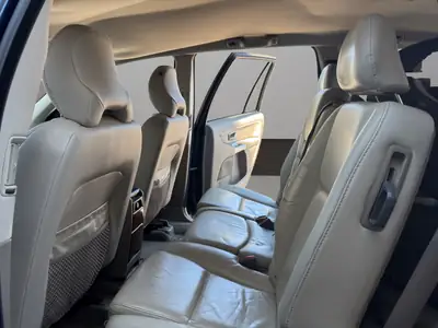 Volvo XC90 2.5T AWD — Le SUV 7 places robuste et spacieux, mécaniquement fiable — Miniatura 15