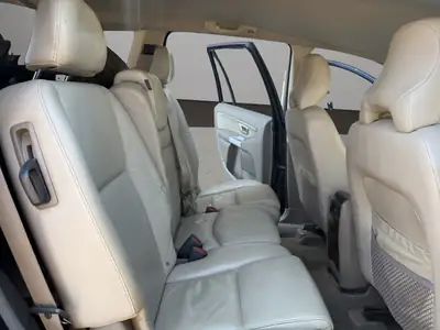 Volvo XC90 2.5T AWD — Le SUV 7 places robuste et spacieux, mécaniquement fiable — Miniatura 14