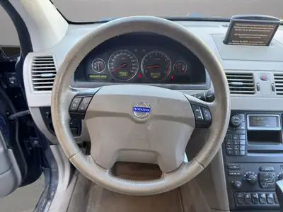 Volvo XC90 2.5T AWD — Le SUV 7 places robuste et spacieux, mécaniquement fiable — Miniatura 20