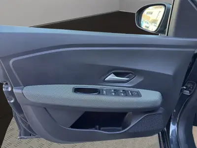 Dacia Sandero TCe 90 Expression CVT — Pratique et économique, 49'850 km seulement — Miniatur 12