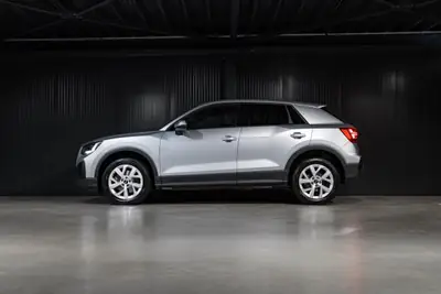 Audi Q2 40 TFSI quattro S-tronic — SUV compact premium avec garantie constructeur 4 ans — Heckansicht