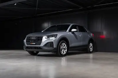 Audi Q2 40 TFSI quattro S-tronic — SUV compact premium avec garantie constructeur 4 ans — Armaturenbrett