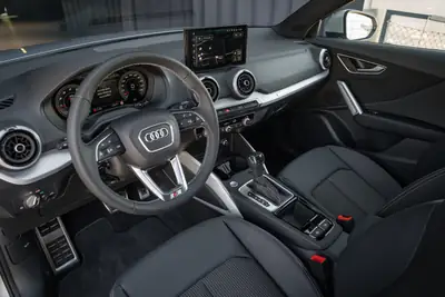 Audi Q2 40 TFSI quattro S-tronic — SUV compact premium avec garantie constructeur 4 ans — Miniatur 13