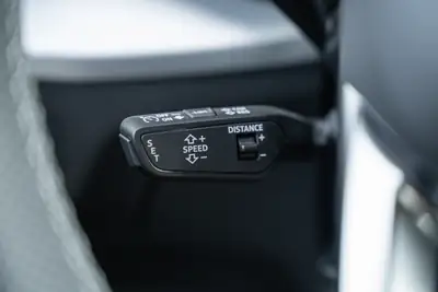 Audi Q2 40 TFSI quattro S-tronic — SUV compact premium avec garantie constructeur 4 ans — Miniatur 22
