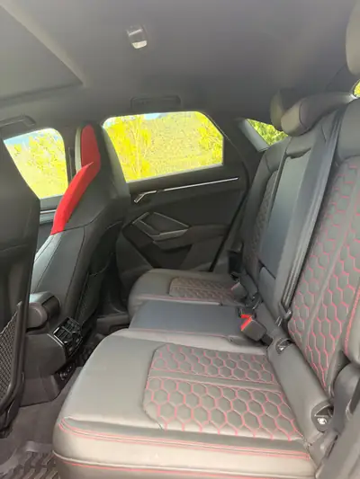 Audi RS Q3 2.5 TFSI quattro — SUV haute performance, 400 ch et 75'000 km seulement — détail
