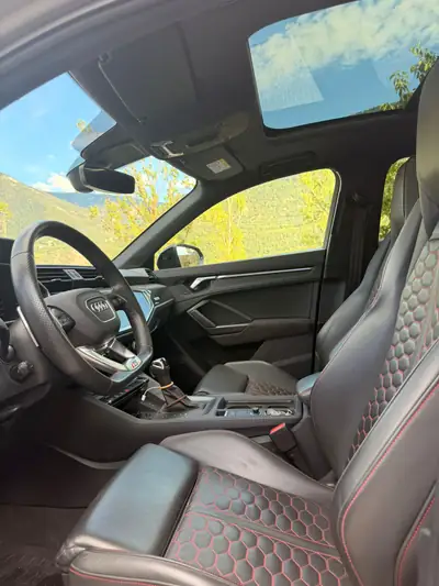 Audi RS Q3 2.5 TFSI quattro — SUV haute performance, 400 ch et 75'000 km seulement — tableau de bord