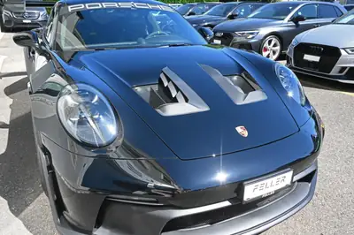 Porsche 911 GT3 RS 2025 — Légendaire sportive, 525 ch et 3 200 km seulement — vista posteriore
