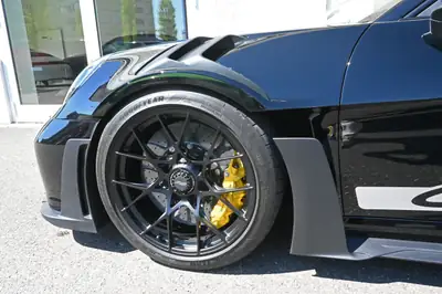 Porsche 911 GT3 RS 2025 — Légendaire sportive, 525 ch et 3 200 km seulement — dettaglio