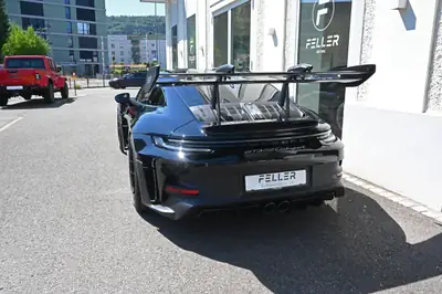 Porsche 911 GT3 RS 2025 — Légendaire sportive, 525 ch et 3 200 km seulement — Miniatura 9