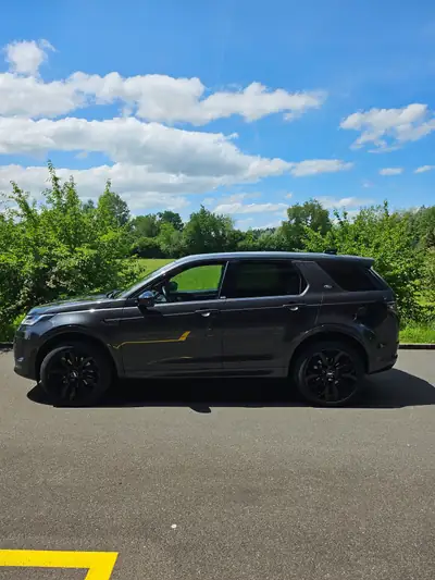 Land Rover Discovery Sport P300e — SUV hybride rechargeable, AWD, première main — Innenraum