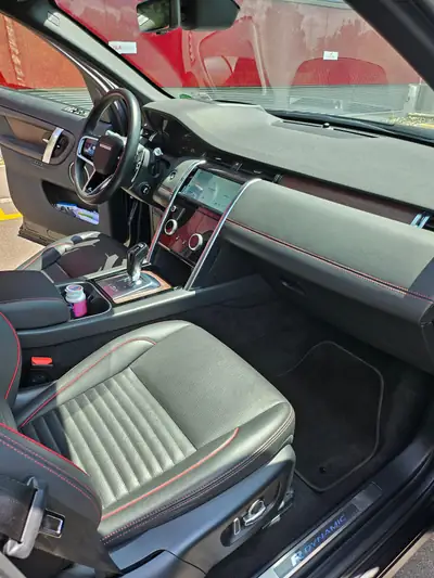 Land Rover Discovery Sport P300e — SUV hybride rechargeable, AWD, première main — Detail
