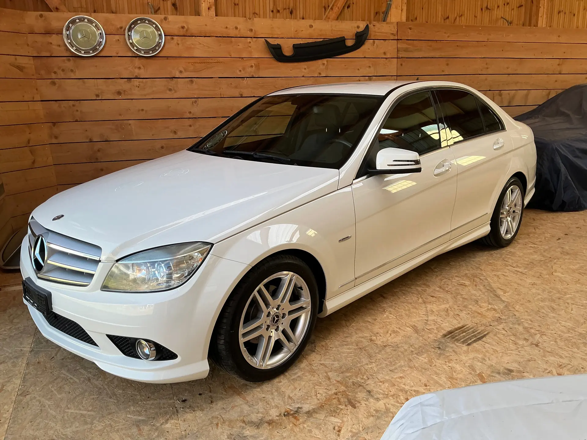 Mercedes-Benz C 180 Kompressor — Berline élégante, moteur suralimenté, excellent état