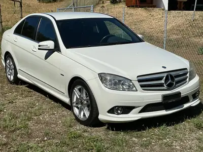 Mercedes-Benz C 180 Kompressor — Berline élégante, moteur suralimenté, excellent état — vista posteriore