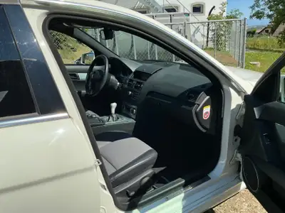 Mercedes-Benz C 180 Kompressor — Berline élégante, moteur suralimenté, excellent état — Miniatura 9