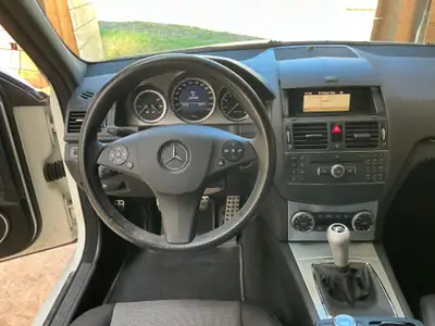 Mercedes-Benz C 180 Kompressor — Berline élégante, moteur suralimenté, excellent état — Miniatura 12
