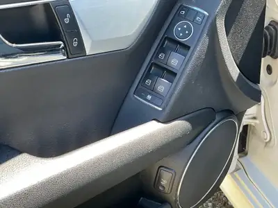 Mercedes-Benz C 180 Kompressor — Berline élégante, moteur suralimenté, excellent état — Miniatura 13