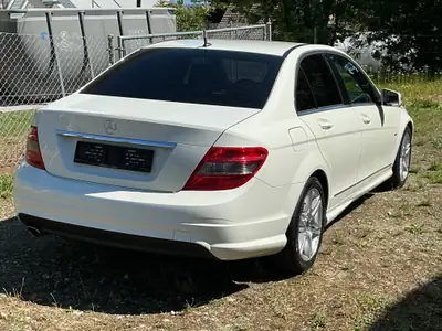 Mercedes-Benz C 180 Kompressor — Berline élégante, moteur suralimenté, excellent état — Miniatura 17