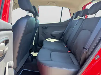 Hyundai i10 1.1 Comfort — Citadine économique, peu kilométrée et sans sinistre — Miniatur 11