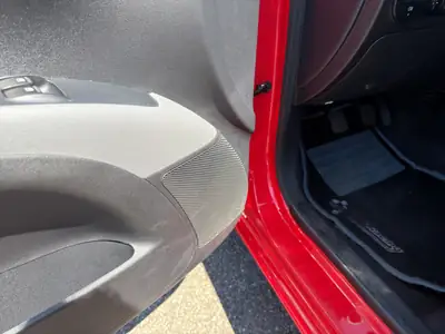 Hyundai i10 1.1 Comfort — Citadine économique, peu kilométrée et sans sinistre — Miniatur 17