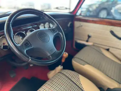 MINI 1.3i One — L'icône britannique rétro, essence économe et fiable — cruscotto
