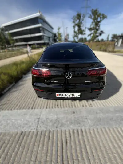 Mercedes-Benz GLC 300 e AMG Line — Hybride rechargeable performant, 124'000 km — detail